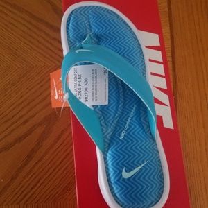 Sold New Nike Women Ultra Thong print size 6